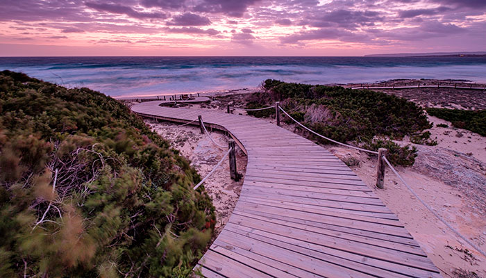 Atardecer en la playa de Llevant